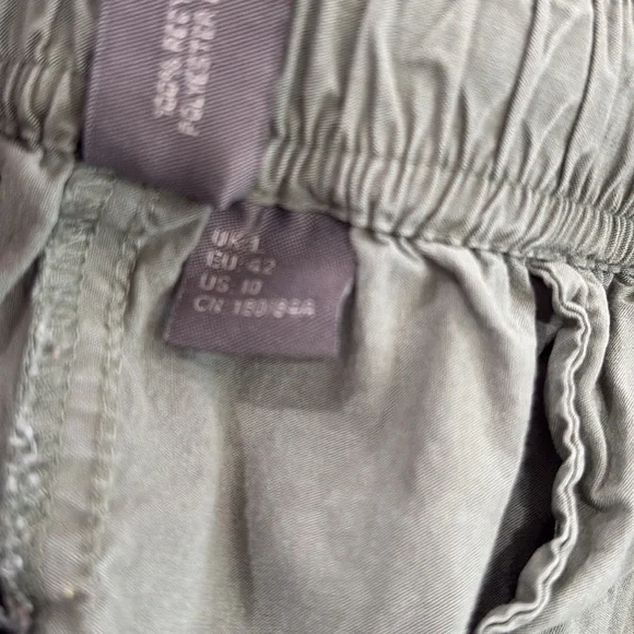 Sweaty Betty Green Quinn Cargo Pants, Size 10 - Picture 13 of 13